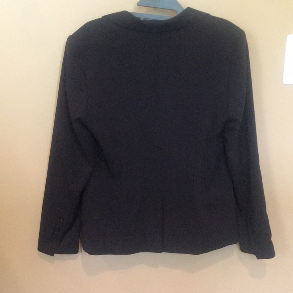 Blazer - Picture 4 of 5